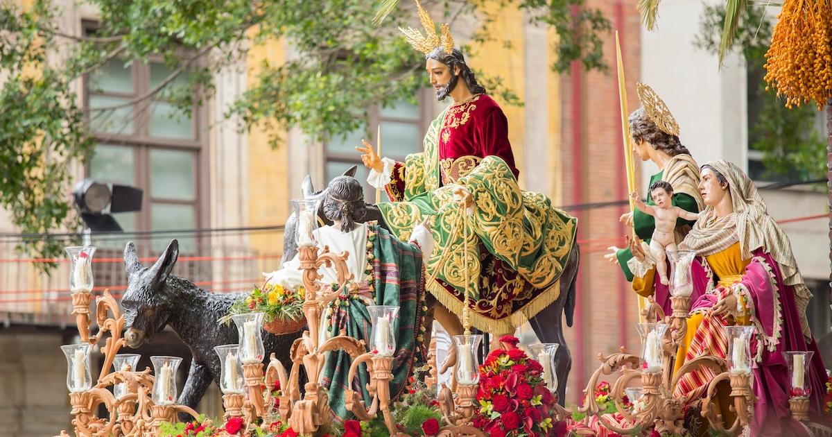 Learn about Easter customs in Andalusia